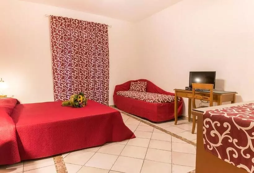 استودیو خانوادگی, Residence Alberghiero Eolie