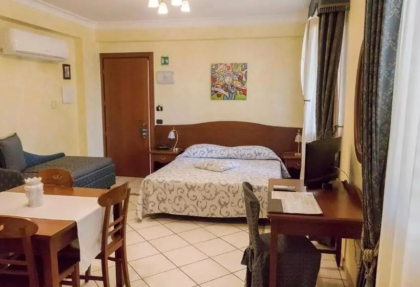 استودیو خانوادگی, Residence Alberghiero Eolie