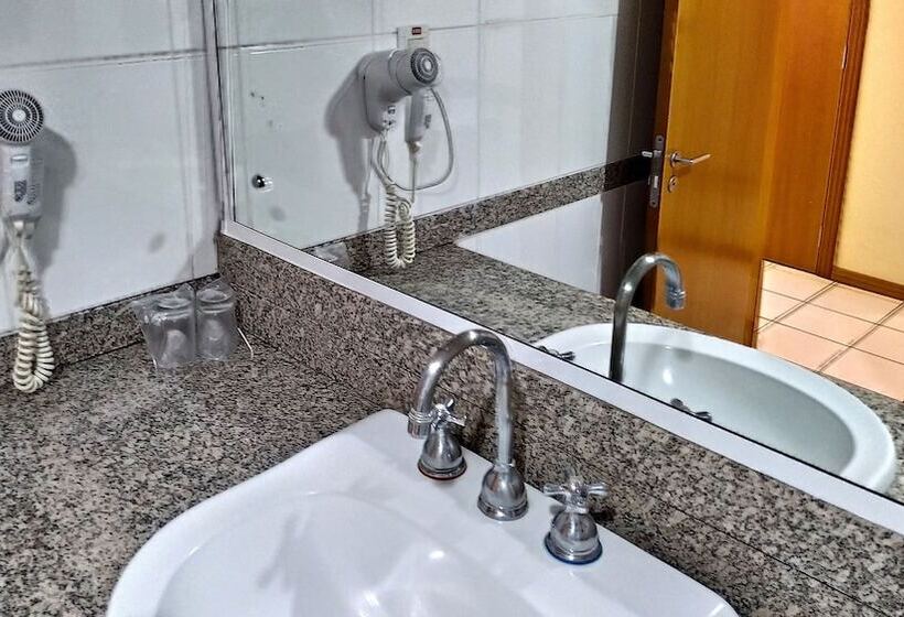 غرفة ديلوكس ثلاثية, Reymar Express