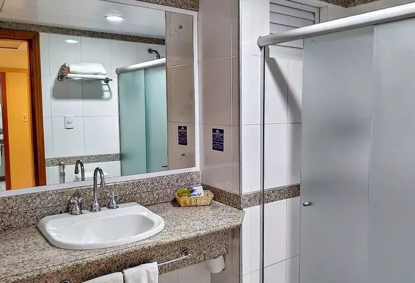 Deluxe Neljän Hengen Huone, Reymar Express