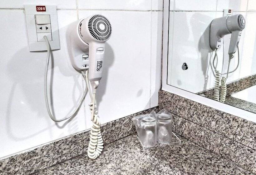 غرفة ديلوكس رباعية, Reymar Express