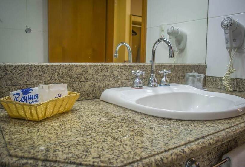 غرفة ديلوكس رباعية, Reymar Express