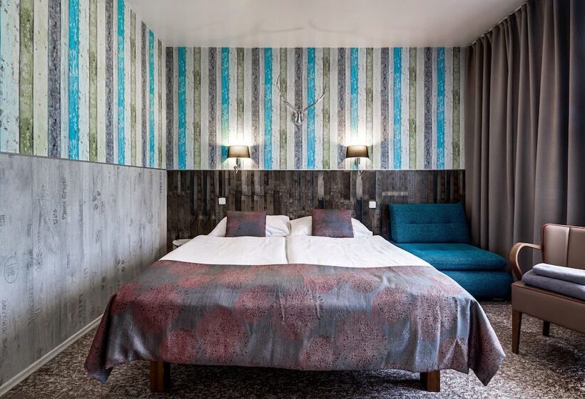 Quarto Superior, Royal Court