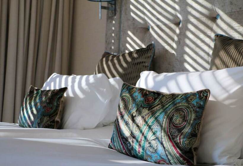 Номер Deluxe с Видом, Sofitel Auckland Viaduct Harbour