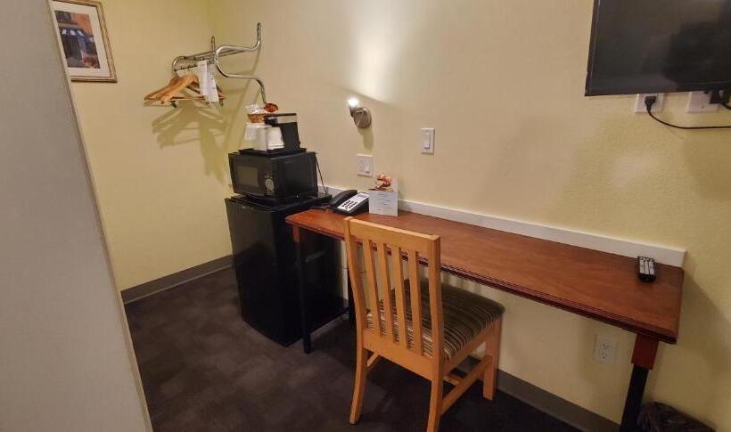 스탠다드 룸 더블 침대 2개, Travelodge By Wyndham Fairfield/napa Valley