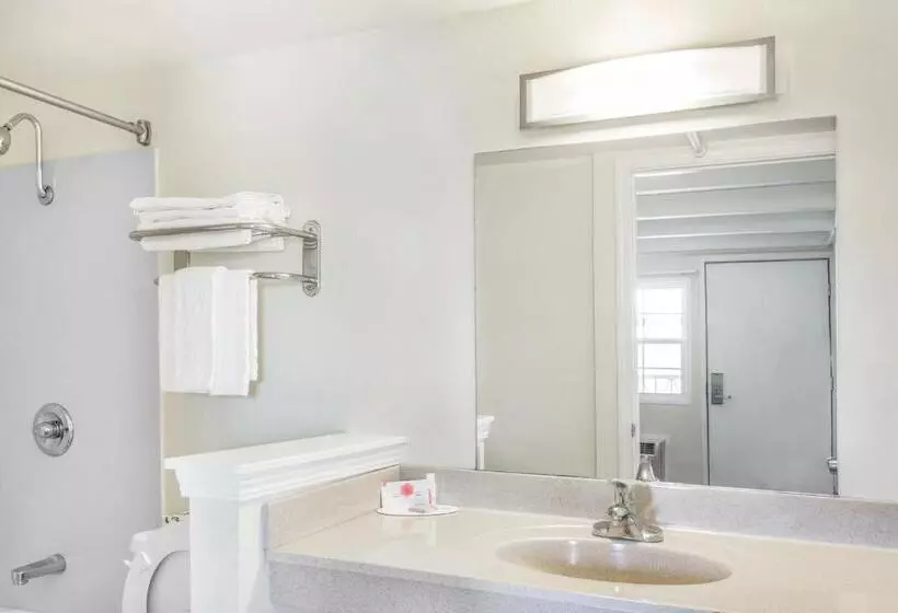 キングサイズベッドのデラックススイート, Travelodge By Wyndham Fairfield/napa Valley