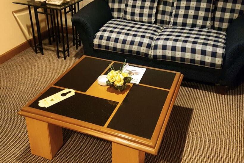 小型套房, Tunjungan