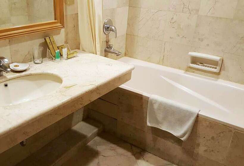 豪华房间, Tunjungan