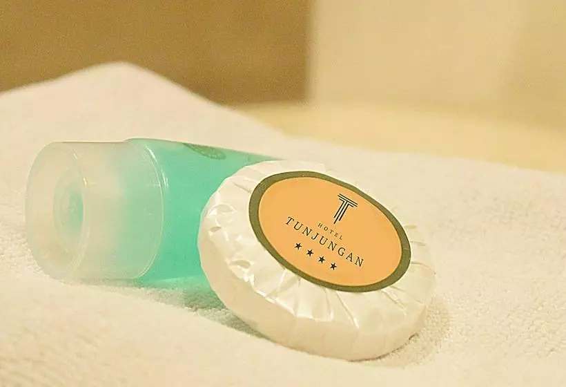 Cameră Deluxe, Tunjungan