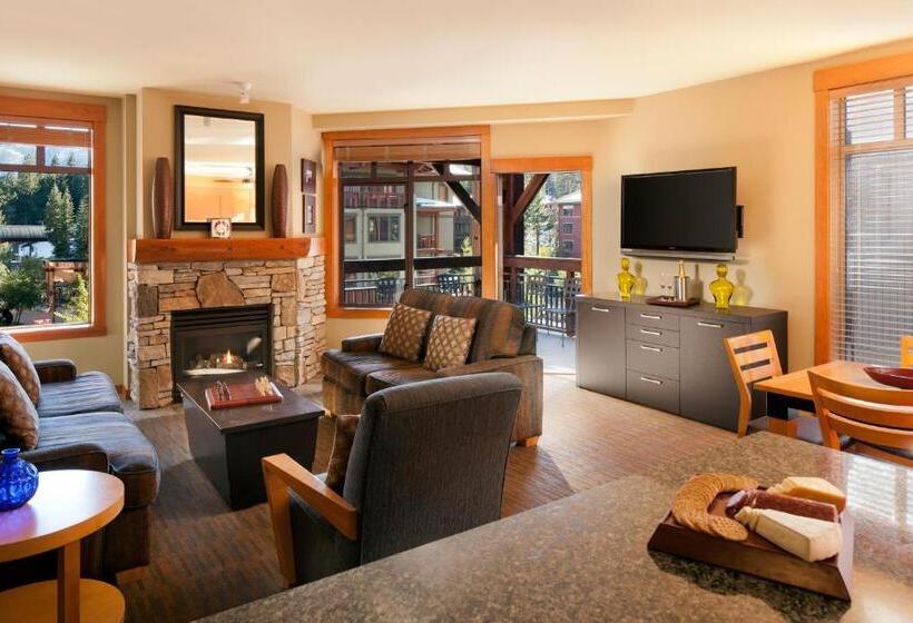 Апартаменты 3 Спальни, The Village Lodge