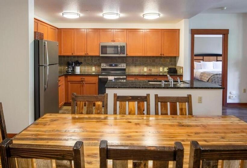 شقة 3 غرف, The Village Lodge