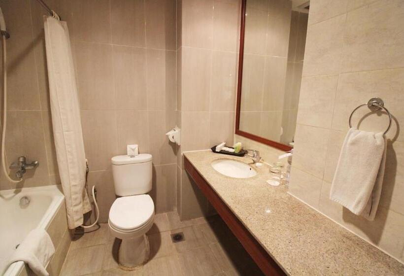 Номер Deluxe, Swiss Belhotel Manokwari