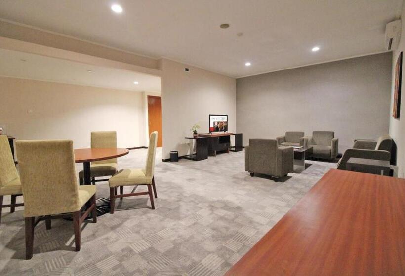 סוויטה עם מרפסת, Swiss Belhotel Manokwari