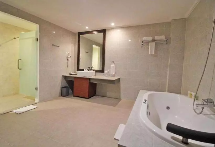 سوئیت با بالکن, Swiss Belhotel Manokwari