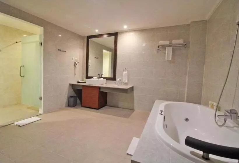 سوئیت با بالکن, Swiss Belhotel Manokwari