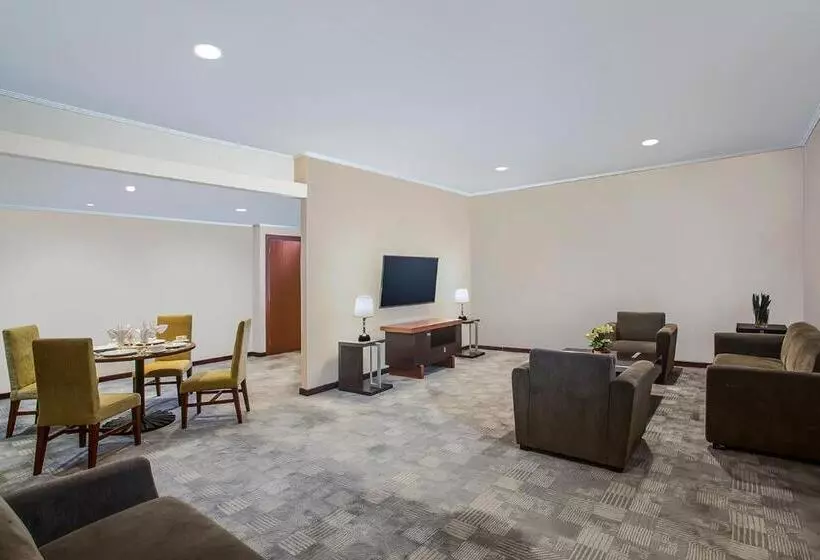سوئیت با بالکن, Swiss Belhotel Manokwari