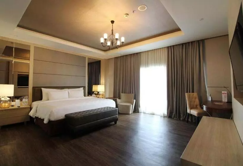 سوئیت 2 خوابه, Swiss Belhotel Manokwari