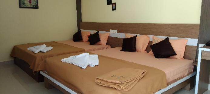 חדר משפחתי, Giri Nandhana Residency