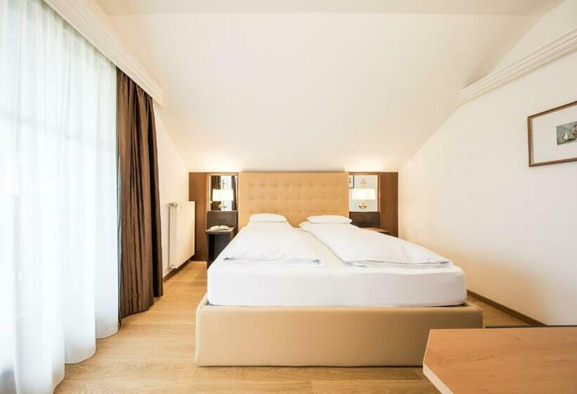 اتاق خانوادگی, Haus Am Hang