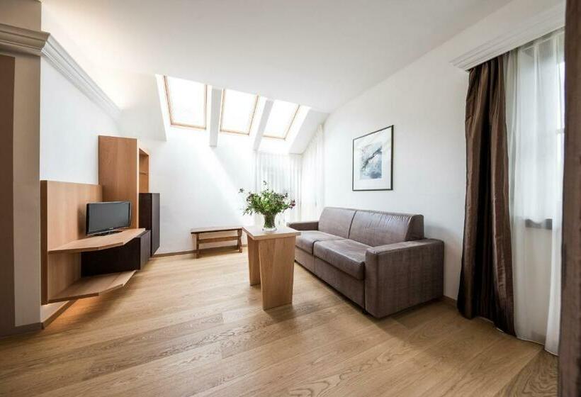 اتاق خانوادگی, Haus Am Hang