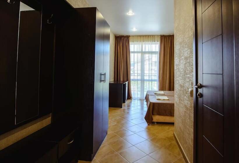 １ベッドルームのデラックスアパートメント, Laura Guest House