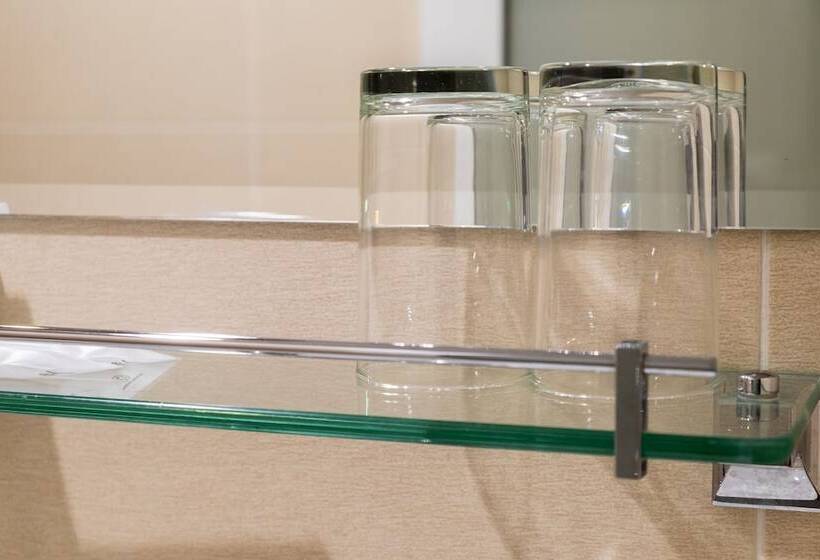 Семейный Номер, Orkid Inn Mahkota Cheras