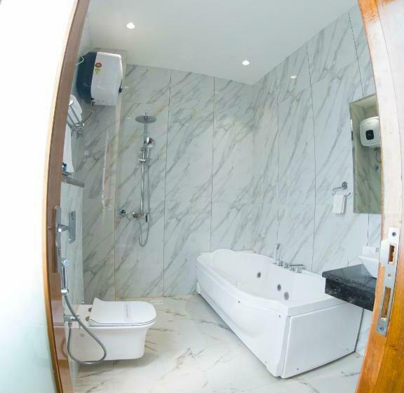 디럭스 룸 킹사이즈 침대, Vishal Imperial