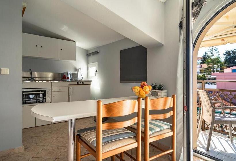 标准间带山景, Zoi Studios