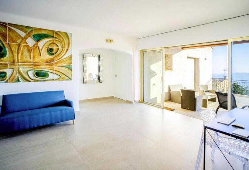 デラックスの4人部屋, La Colombière