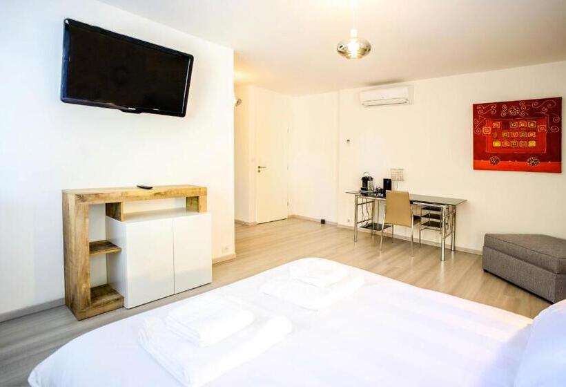 スーペリアトリプルルーム, La Colombière