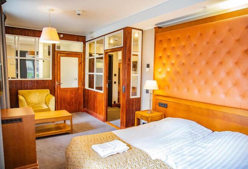 Номер Deluxe, Billnäsin Ruukki