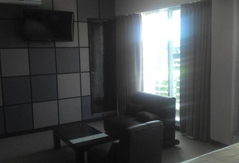 اتاق لوکس با بالکن, Tierra Viva