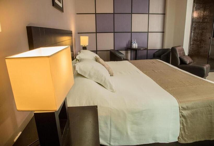 اتاق لوکس با بالکن, Tierra Viva