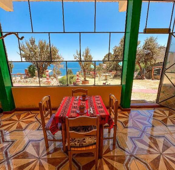 اتاق استاندارد با چشم‌انداز دریاچه, Hostal Sol Y Lago