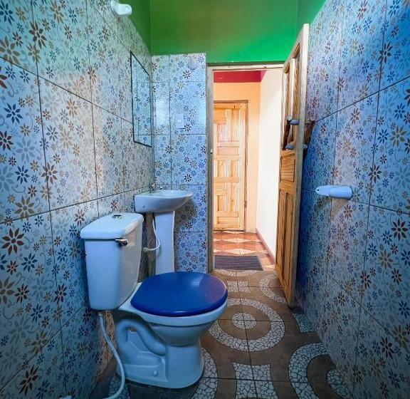 اتاق استاندارد سه نفره, Hostal Sol Y Lago