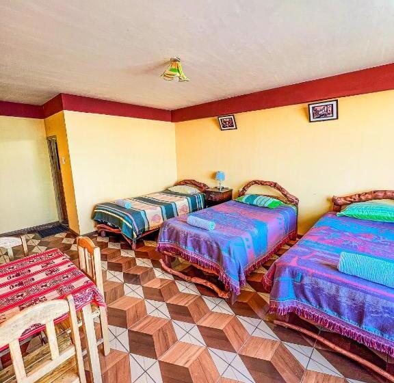 اتاق استاندارد سه نفره, Hostal Sol Y Lago