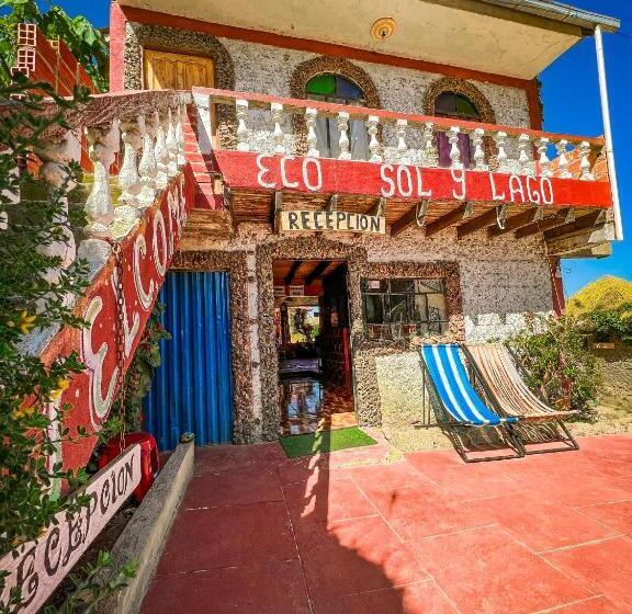 Family bungalow with lake view, Hostal Sol Y Lago
