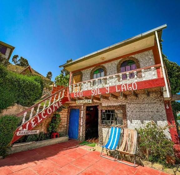 Family bungalow with lake view, Hostal Sol Y Lago