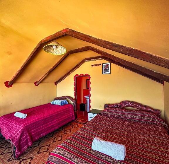 بانگلوی استاندارد, Hostal Sol Y Lago