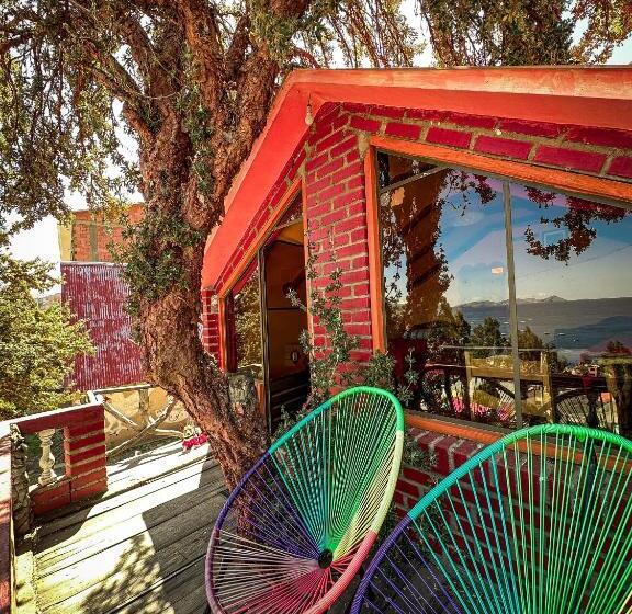 بانگلوی استاندارد, Hostal Sol Y Lago