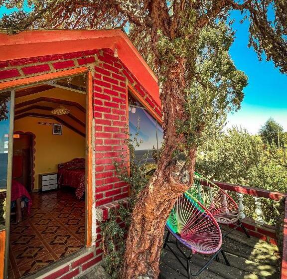 بانگلوی استاندارد, Hostal Sol Y Lago