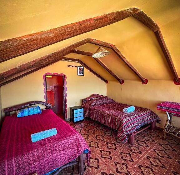 بانگلوی استاندارد, Hostal Sol Y Lago