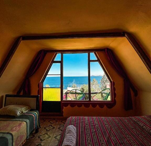 Family bungalow with lake view, Hostal Sol Y Lago