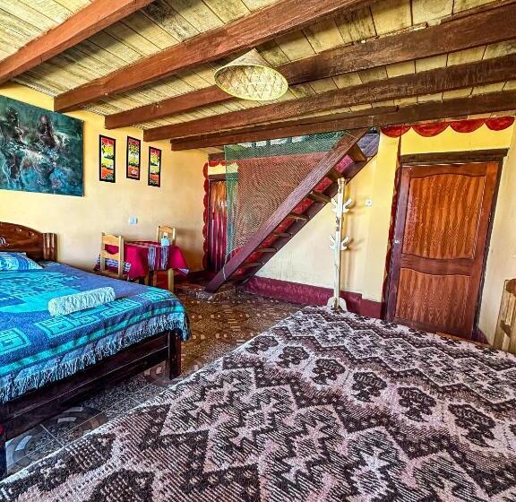 Family bungalow with lake view, Hostal Sol Y Lago