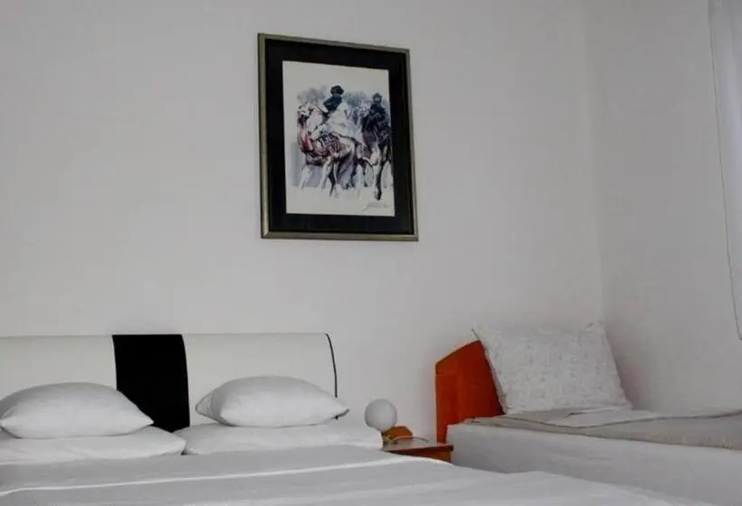 اتاق استاندارد سه نفره, Holiday In Bihać