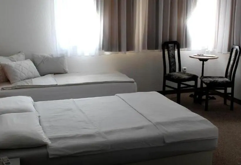 اتاق استاندارد سه نفره, Holiday In Bihać
