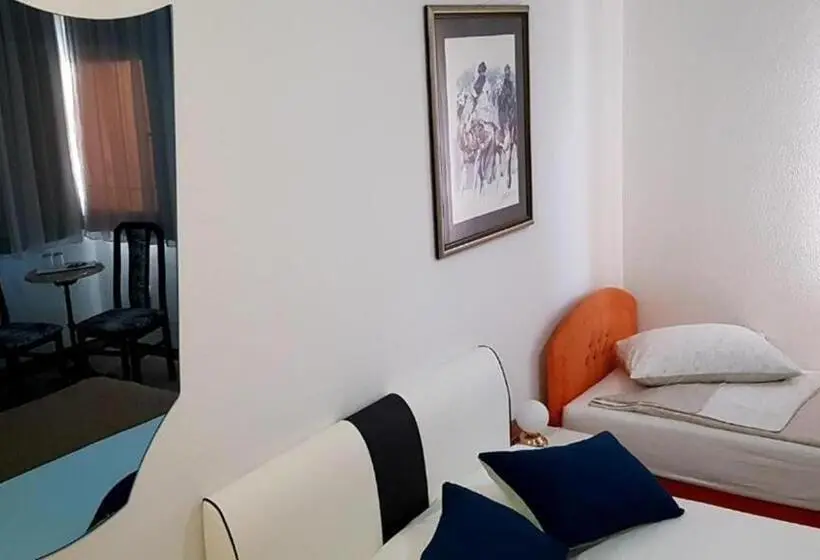 اتاق استاندارد سه نفره, Holiday In Bihać