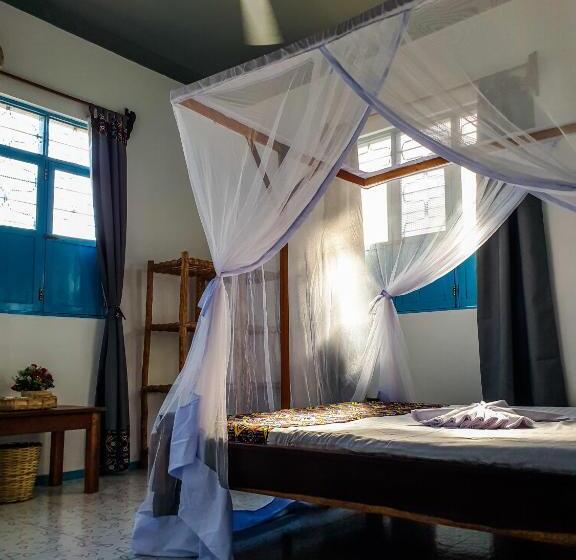 标准间, Déjà Blue