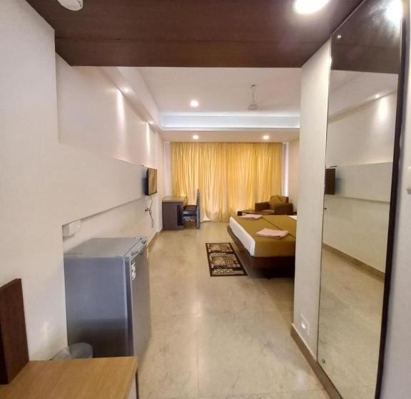 Deluxe Room King Size Bed