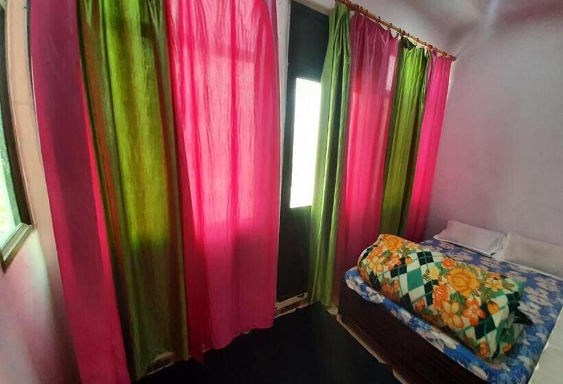 バルコニー付スタンダード４ベッドルーム, Himalayan Dews Ukhimath